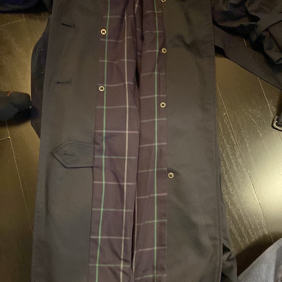 Burberry’s trench coat - Picture 7 of 14